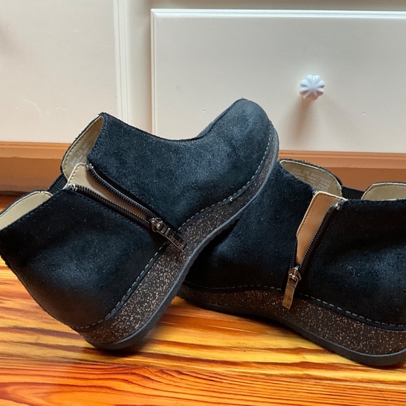 Dansko Makara black bootie, sz 38 - Picture 2 of 8